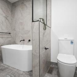 View Photo: Freestanding bath & Toilet