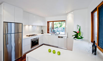 View Photo: Contemporary 2-pac Kitchen Design Brisbane