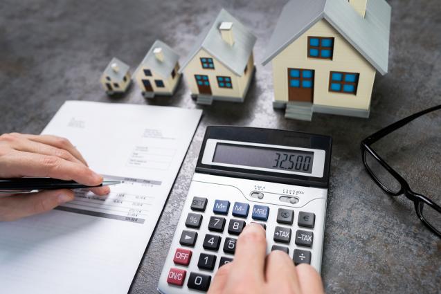 Understanding the Pros and Cons of Fixed vs. Variable Rate Mortgages