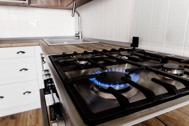 Should I Get a Gas or Electric Stove?