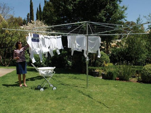 Retractable Clothesline - Free Delivery or Installation – Lifestyle  Clotheslines