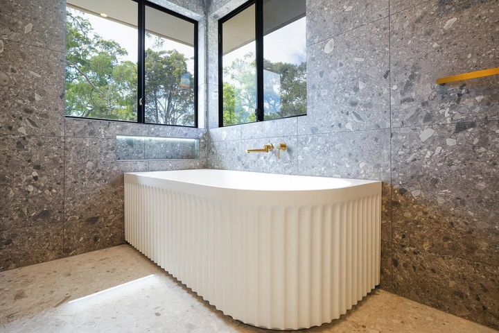 ROMA Corner Back to Wall Bathtub